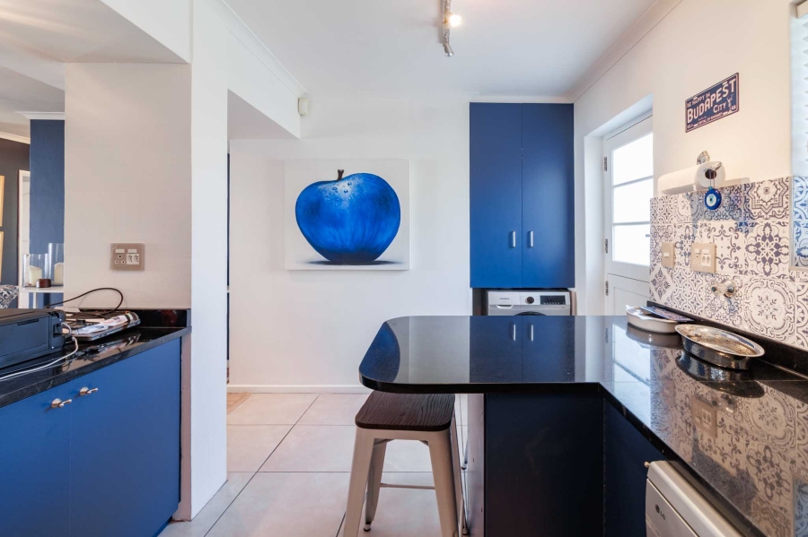 To Let 2 Bedroom Property for Rent in Bantry Bay Western Cape